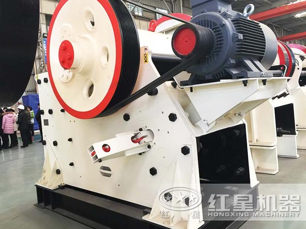 石英石顎式破碎機進料口大