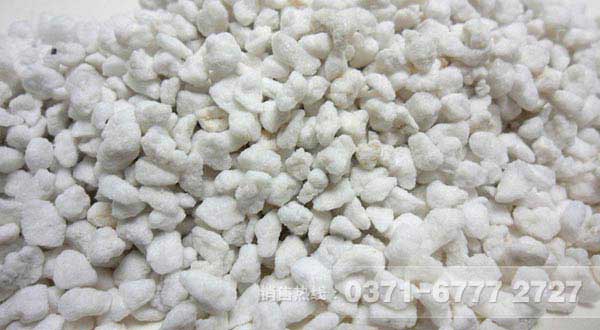珍珠巖深加工生產(chǎn)設(shè)備/珍珠巖制砂生產(chǎn)線多少錢？
