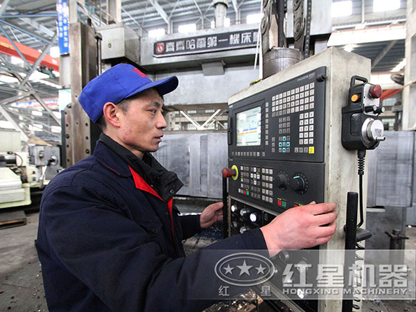 時產(chǎn)550噸顎式破碎機(jī)“智慧”裝配及結(jié)構(gòu)