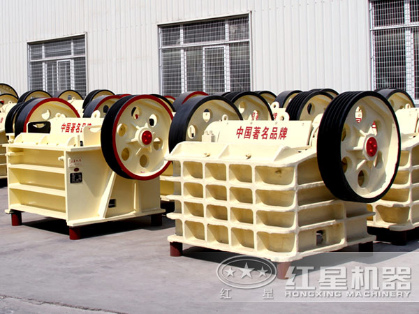 時產(chǎn)10-100噸硅石破碎機-柴油機帶動更省電