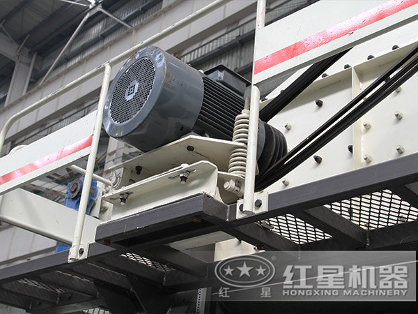 大型移動(dòng)式破碎機(jī)節(jié)能效果好