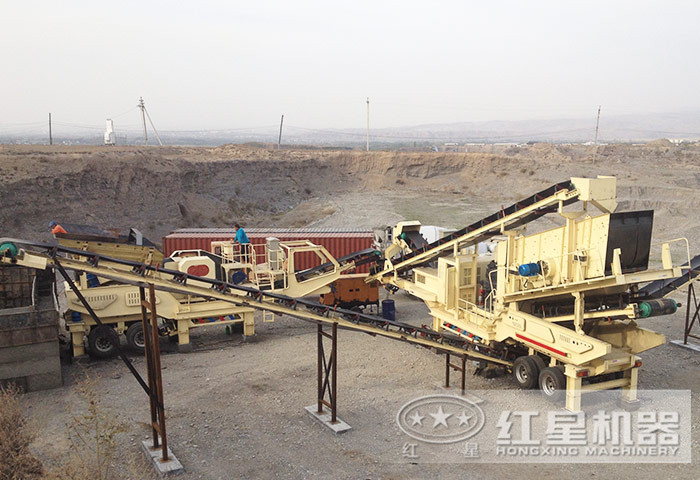 步履式移動顎式破碎機加工現(xiàn)場