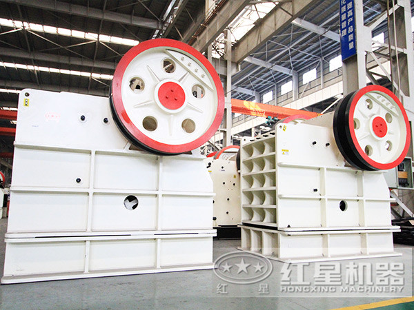 從“經(jīng)典制造” 到“車載移動(dòng)” ，小型鵝卵石顎式破碎機(jī)能否扛起環(huán)保大旗