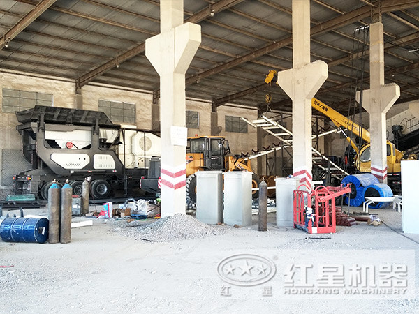 開(kāi)起來(lái)就能跑！日處理兩千噸輪胎式可移動(dòng)破石機(jī)實(shí)現(xiàn)就地加工