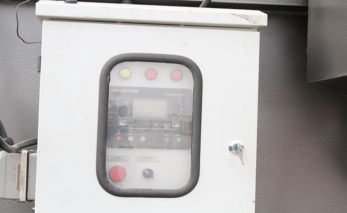 移動砸石機(jī)流動作業(yè)，油電兩用走俏破碎市場