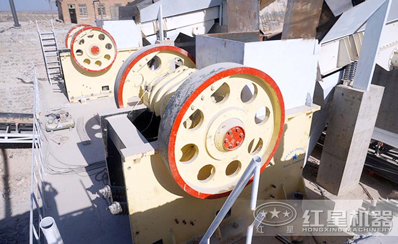 國內(nèi)比較大的顎式破碎機(jī)廠家是哪個(gè)