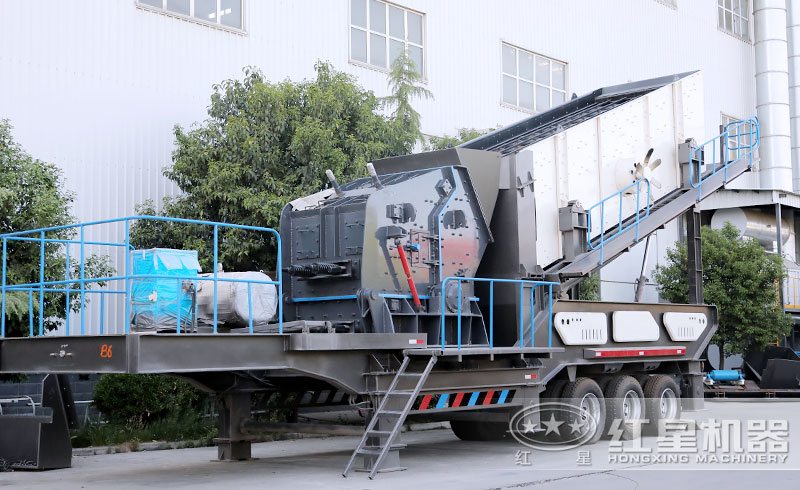 移動反擊式破碎機(jī)