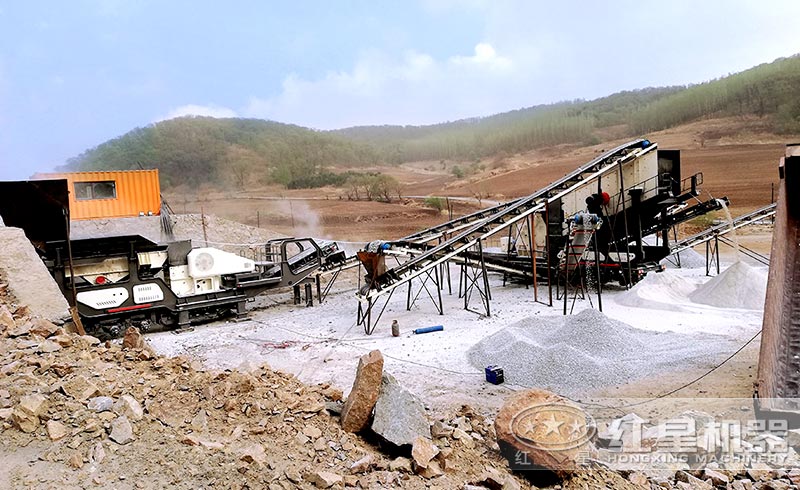 小型移動柴油式石子（石頭）破碎機(jī)（附視頻及報價）