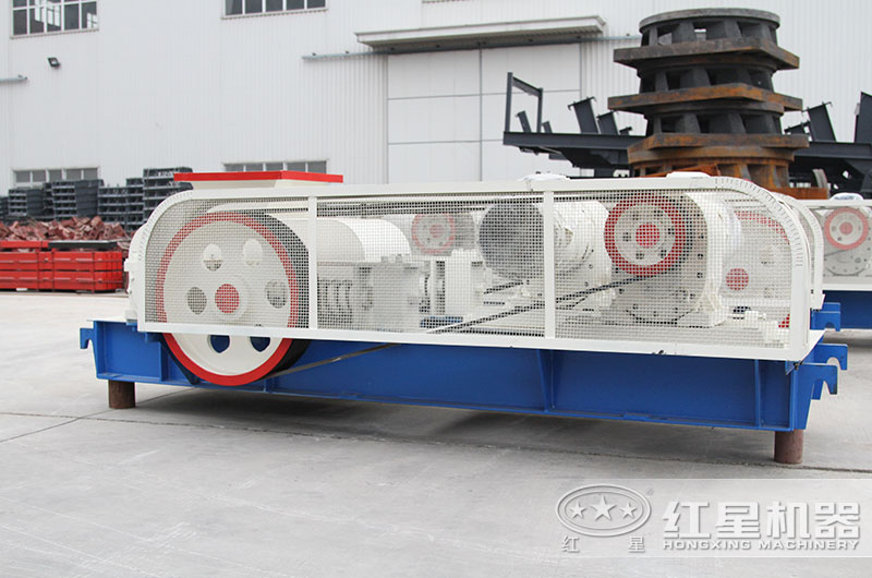 不清楚小型對輥破碎機(jī)型號及價(jià)格的看過來，這里有具體價(jià)格明細(xì)表