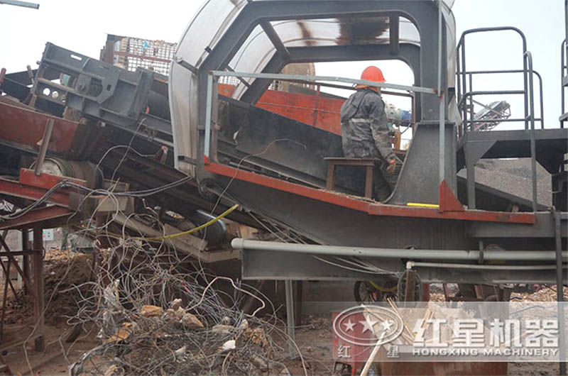 廢舊混凝土中帶鋼筋還能破碎嗎？用什么破碎機(jī)好？