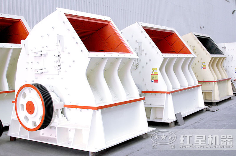 錘式大型破碎機(jī)圖片